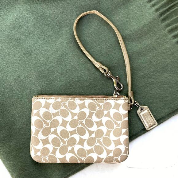 Vintage Coach Gold Cream Monogram Canvas Wristlet | 2000s Designer Mini Bag EUC - Picture 12 of 16
